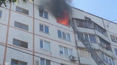Трех жильцов спасли и еще 15 эвакуировали из горящей девятиэтажки в Харькове