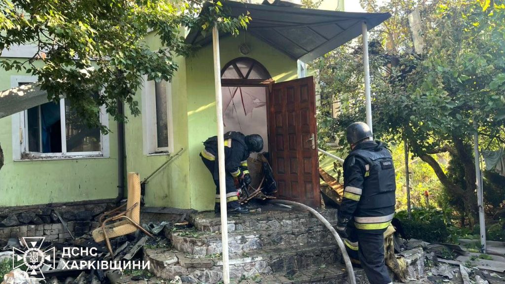 Смертельний обстріл Козачої Лопані: ДСНС опублікувала фото з місця