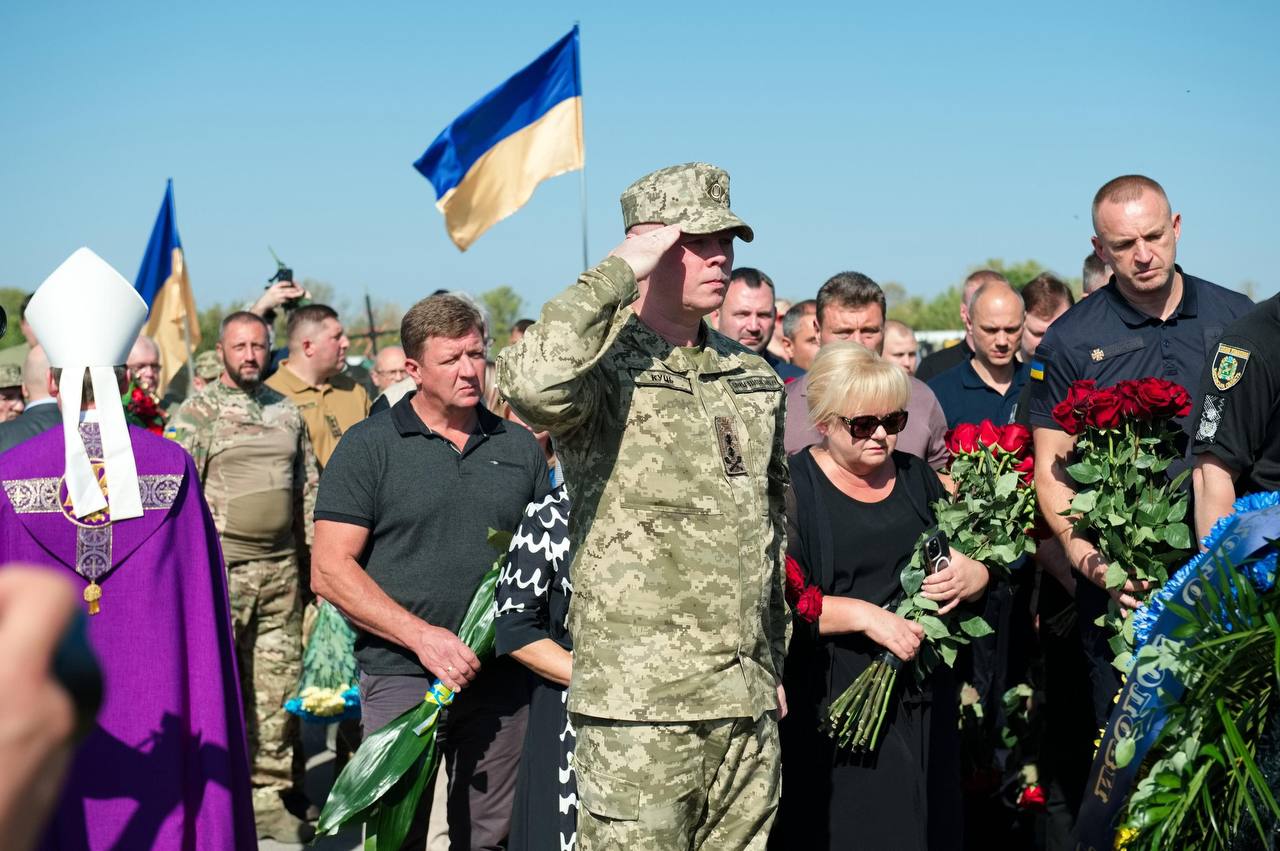 Вшанували пам'ять загиблих героїв України у Харкові 3