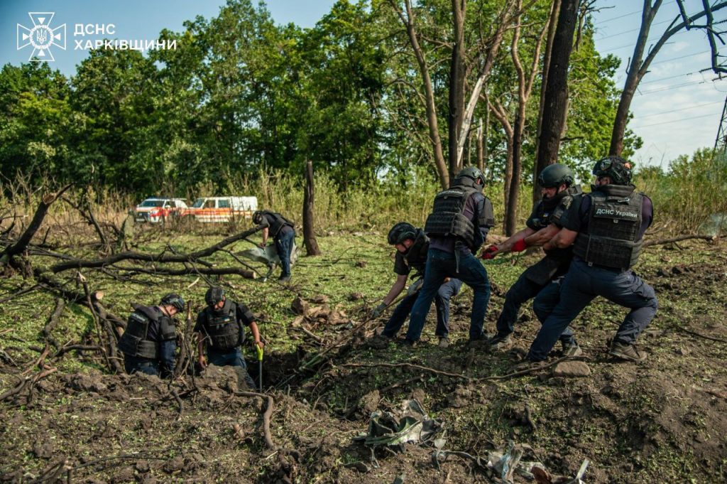 Залишки російської ракети вилучили сапери ДСНС у Харкові (фото)