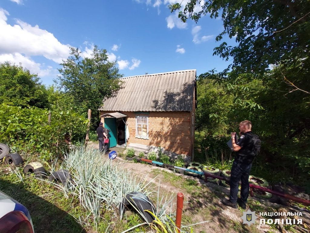 Злодій-рецидивіст обікрав пенсіонера на Харківщини