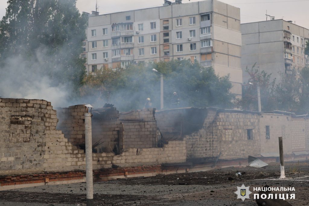 На Харків скинули півтонні ФАБи: як гасили гаражний кооператив (відео)