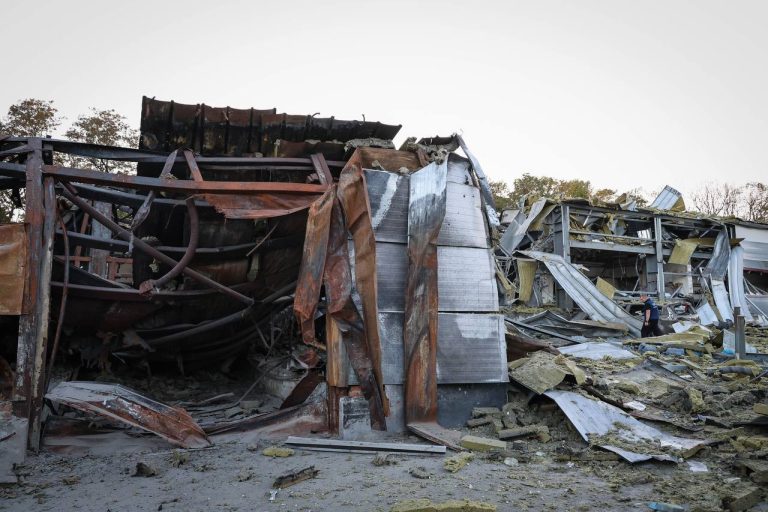 По хлібозаводу в Харкові також вдарили ФАБ-500, там загинула жінка (фото)