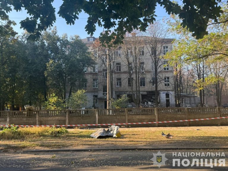 Двойной удар по больнице в Сумах: уже 8 погибших, 11 тяжело раненых (видео)