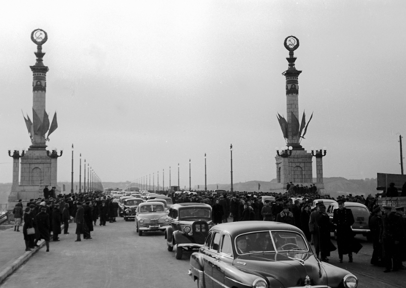 мост Патона после открытия