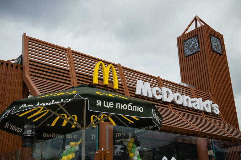 Терехов запропонував МcDonald’s відкрити ресторани в переходах метро Харкова