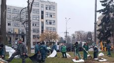 В Харькове на месте «прилета» у Госпрома уже вымыли брусчатку (фото)