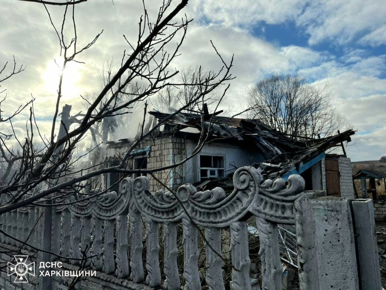 КАБ ударив по селу на Харківщині: двоє людей поранені, в жінки стрес