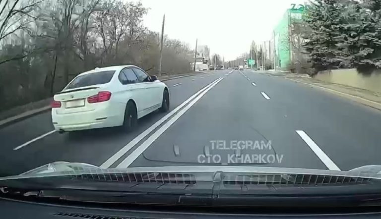 Нарушителей ПДД в Харькове копы находят по видео из соцсетей и наказывают