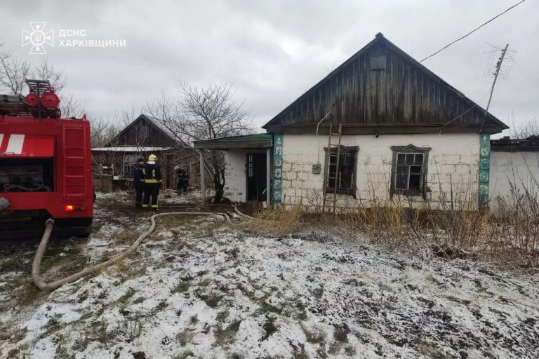 Тіла чоловіка й жінки знайшли на місці пожежі на Харківщині (фото)