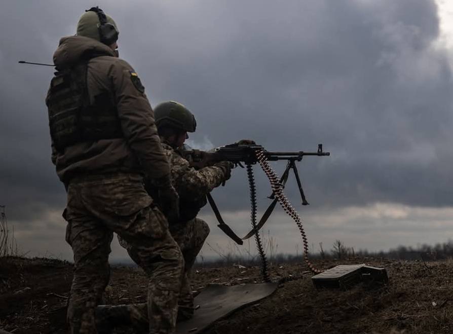 Бої йдуть поблизу Вовчанська, ворог активно атакує на Куп’янщині: ГШ на 16:00