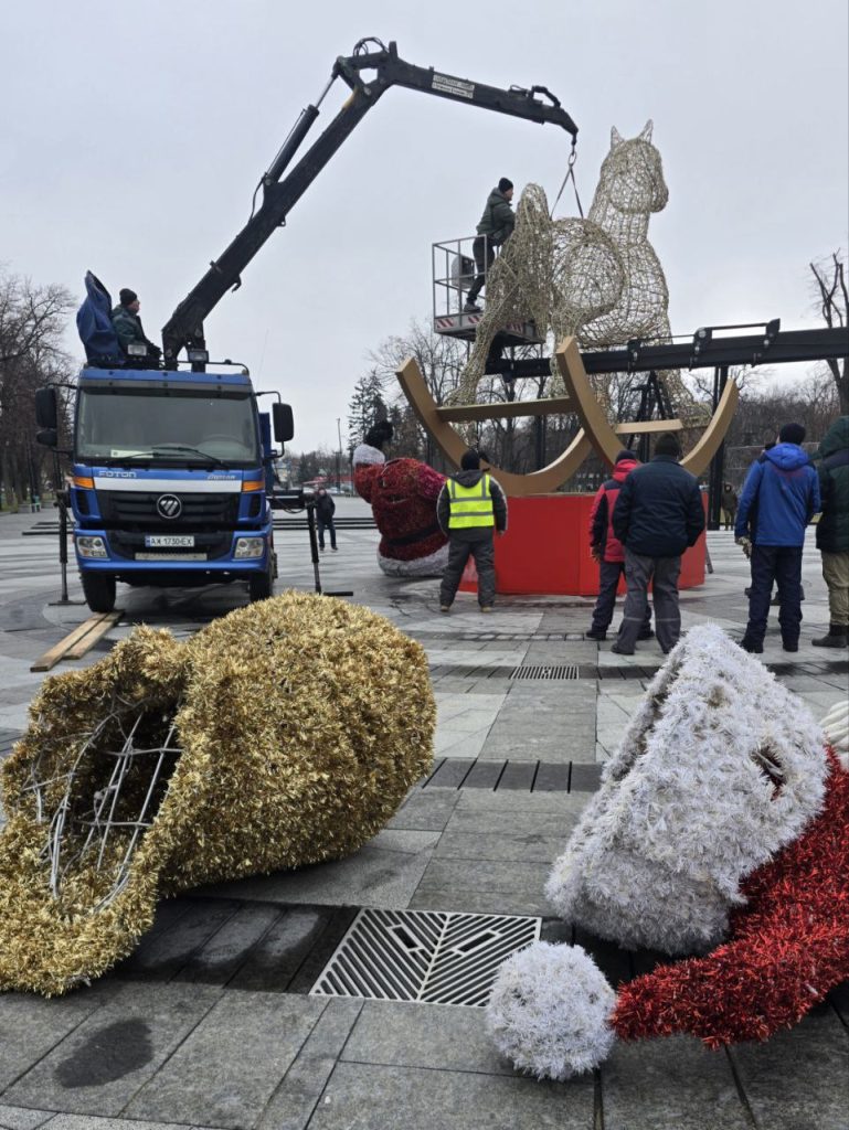 декорации убирают в Харькове