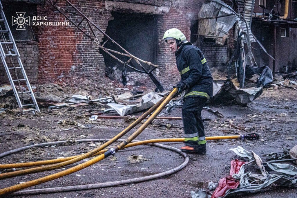 Удар БпЛА по підприємству в Харкові: пожежу загасили, що вдалося зберегти