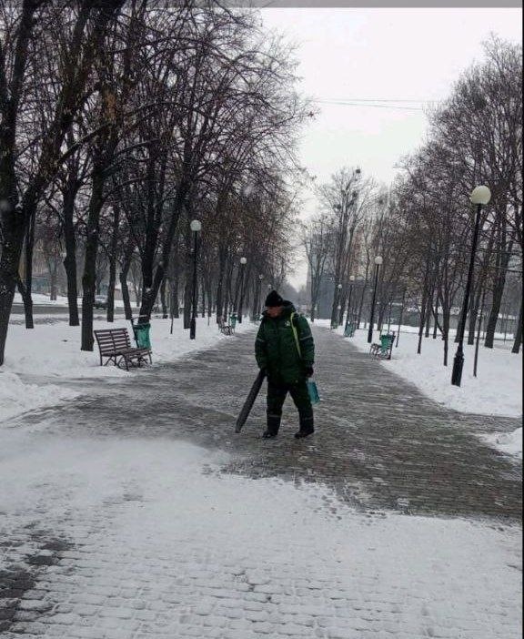 Прибирання снігу у Харкові