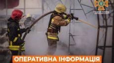 Під завалами обстріляного будинку в Цупівці рятувальники досі шукають людину