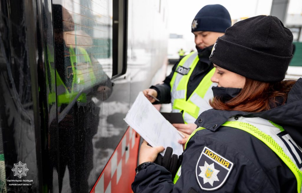 Перевірка маршруток поліцейськими у Харкові