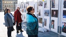 Жінки на війні: 8 березня в Харкові відкрили виставку просто неба