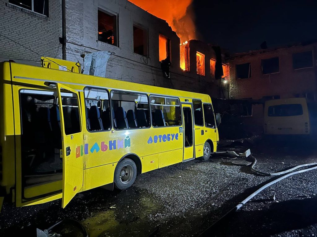 Ночью БпЛА атаковали учебное заведение в Богодухове: четверо пострадавших