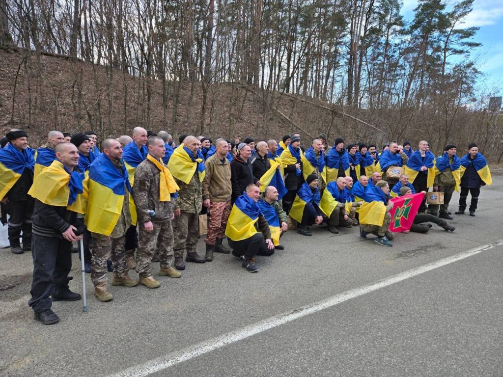 «Один із найбільших обмінів». Додому повернулись і захисники Харківщини